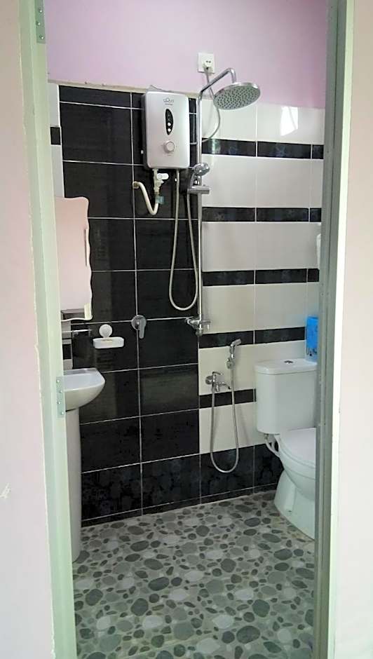 Paka Tamim Seaview Hotel