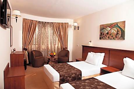 Suite with Twin Beds