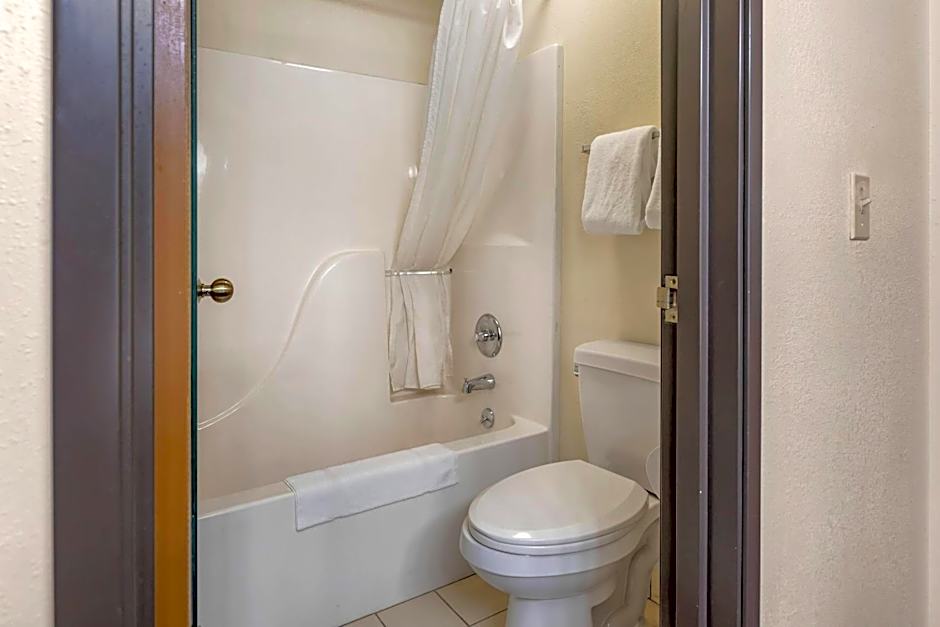Rodeway Inn Coopersville