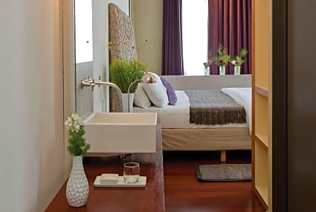 Two Twin Beds Non Smoking Concept Room