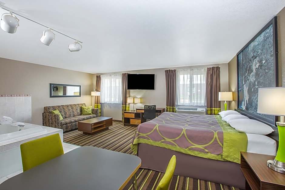 Super 8 by Wyndham Brookings