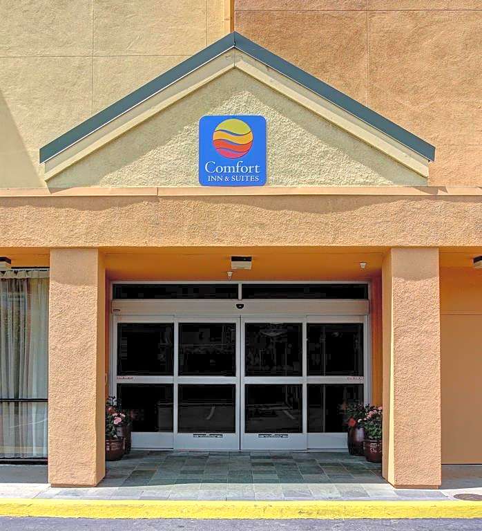 Comfort Inn & Suites Oakland