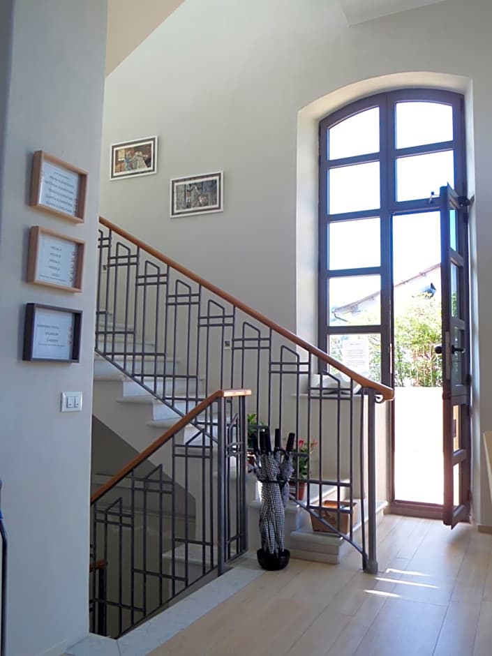 Miramare Apartments&Suites