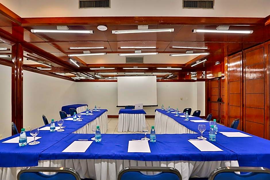 Golden Tulip Goiania Address