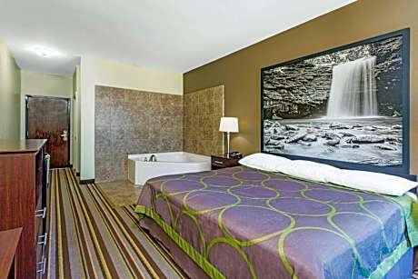 King Suite - Non-Smoking