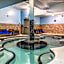 Elevated Penthouse - Pool, Hot Tub & Relaxing Atmosphere!