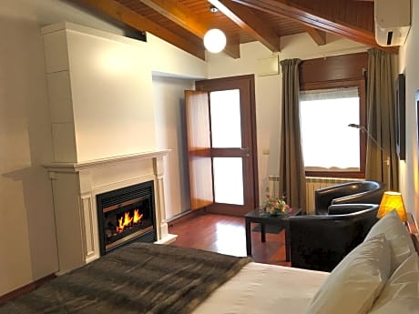 Superior Double Room with fireplace and Spa Access