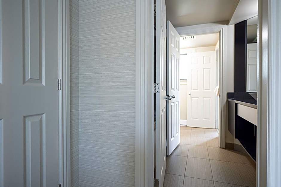 Ramada by Wyndham Ottawa On The Rideau