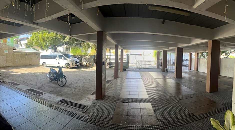 Seabreeze Beach Lodge