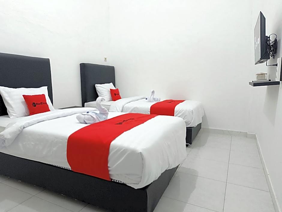 RedDoorz near Alun Alun Klaten
