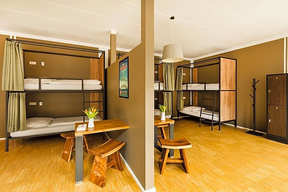 Five Reasons Hostel & Hotel