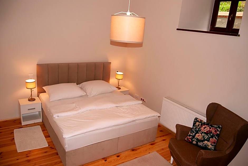 Zamkowa, Pokoje Gościnne