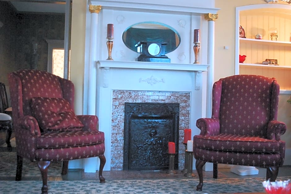 The Commodore Bed And Breakfast