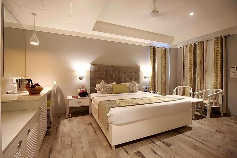 Hotel Emerald