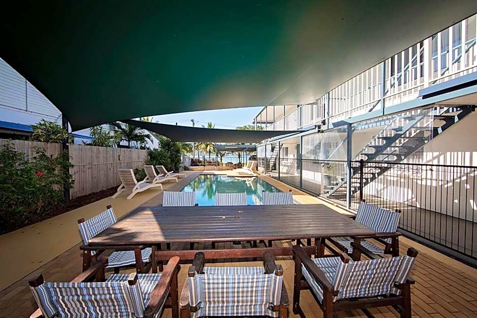 Apollo Jewel Beachfront Apartments