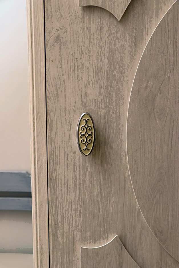 Grace Hotel & Studios