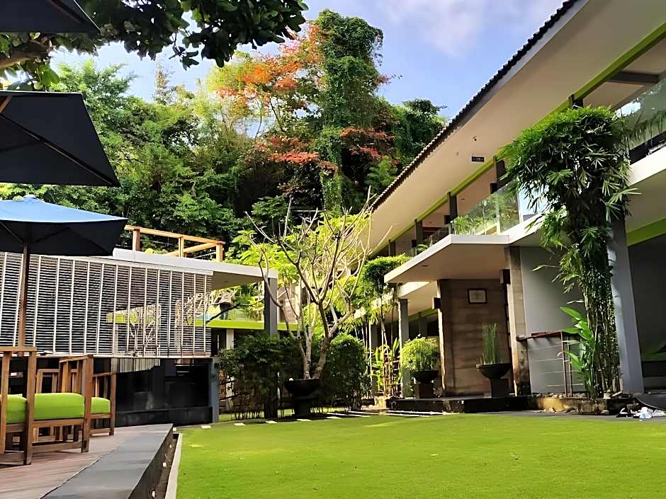 JavaCove Beach Hotel