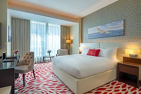 Family Connecting Room - King and Twin Beds