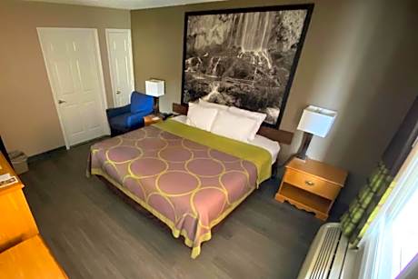 King Room - Mobility Access/Non-Smoking