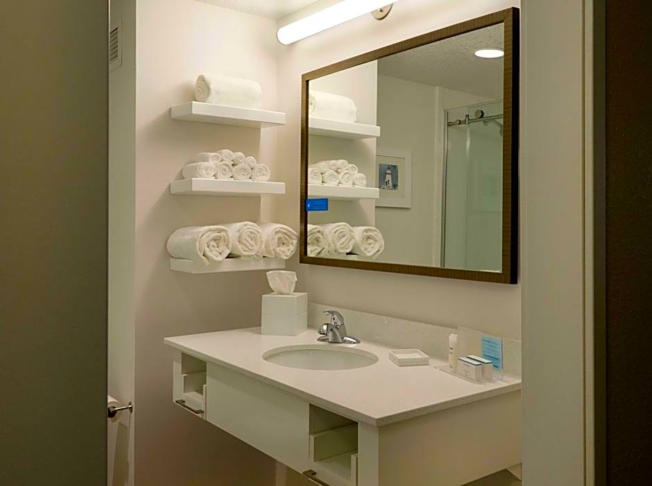Hampton Inn By Hilton Green Bay Downtown WI