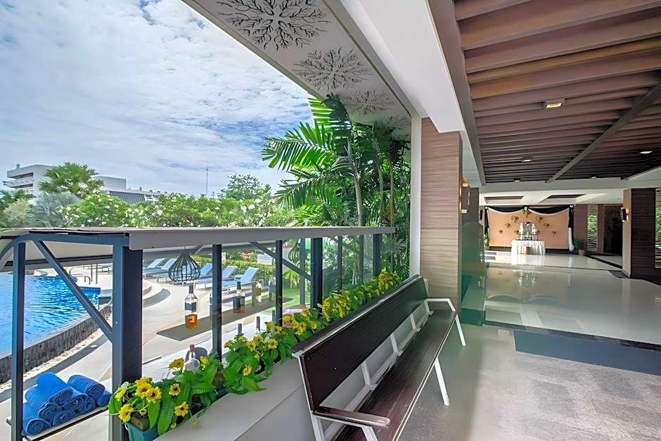 Golden Beach Cha-Am Hotel
