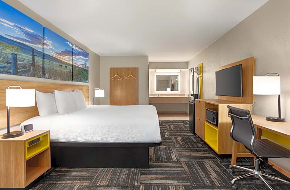 Days Inn by Wyndham Paris