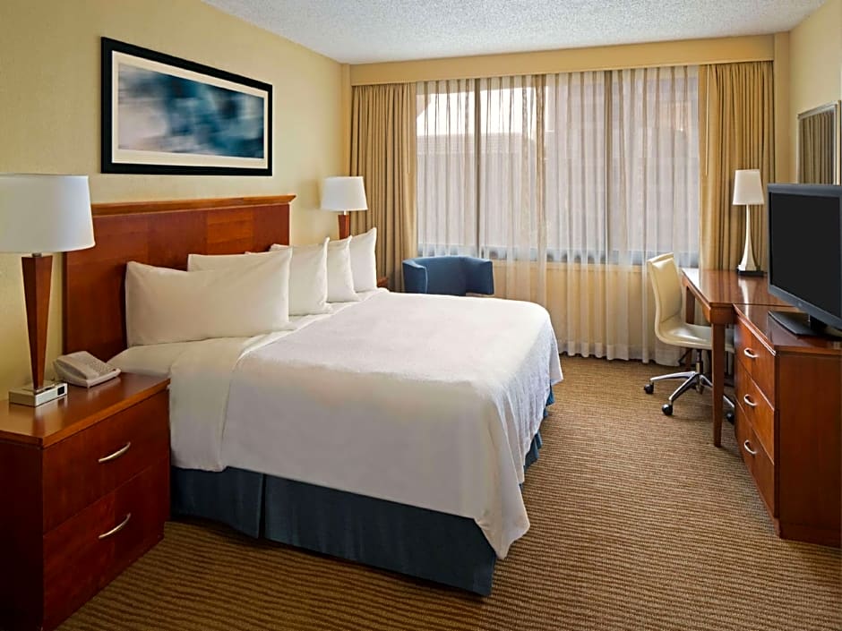 Photo 1 of 2 of Conference Premium 1 King Bed Suite