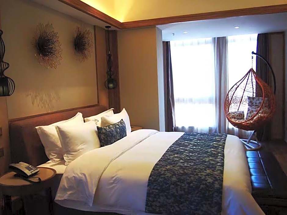 Photo 1 of 8 of Suite, Sea View