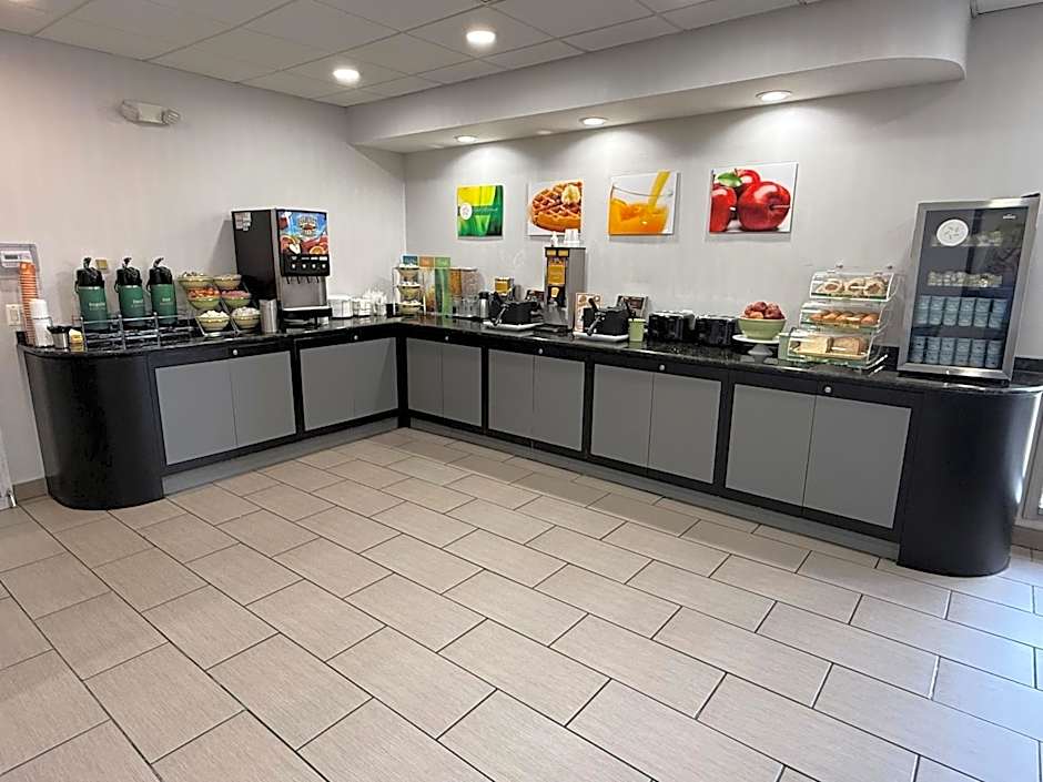 Quality Inn & Suites Banquet Center