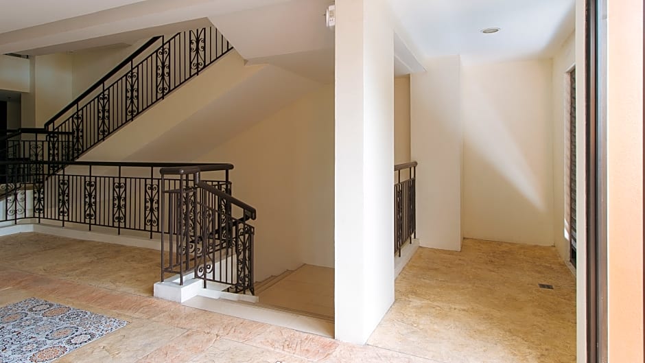 RedDoorz Premium @ Paseo Verde Las Pinas