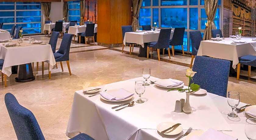 Anwar Al Madinah Movenpick Hotel