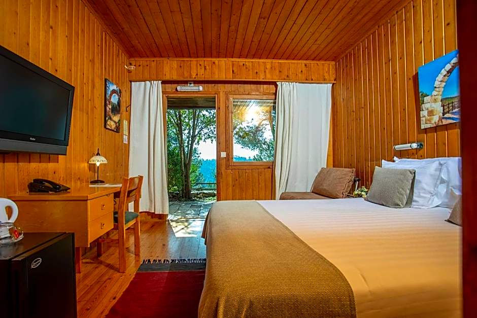 Logos hotel in Yad Hashmona