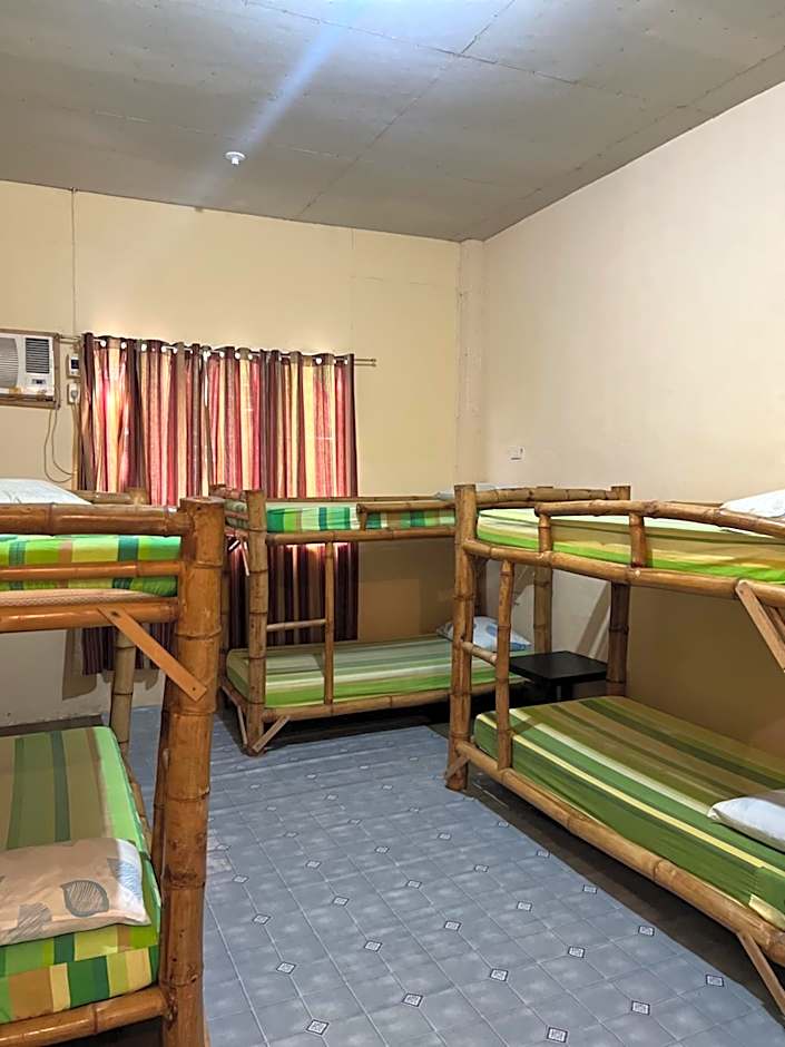Sharky Hostel Oslob