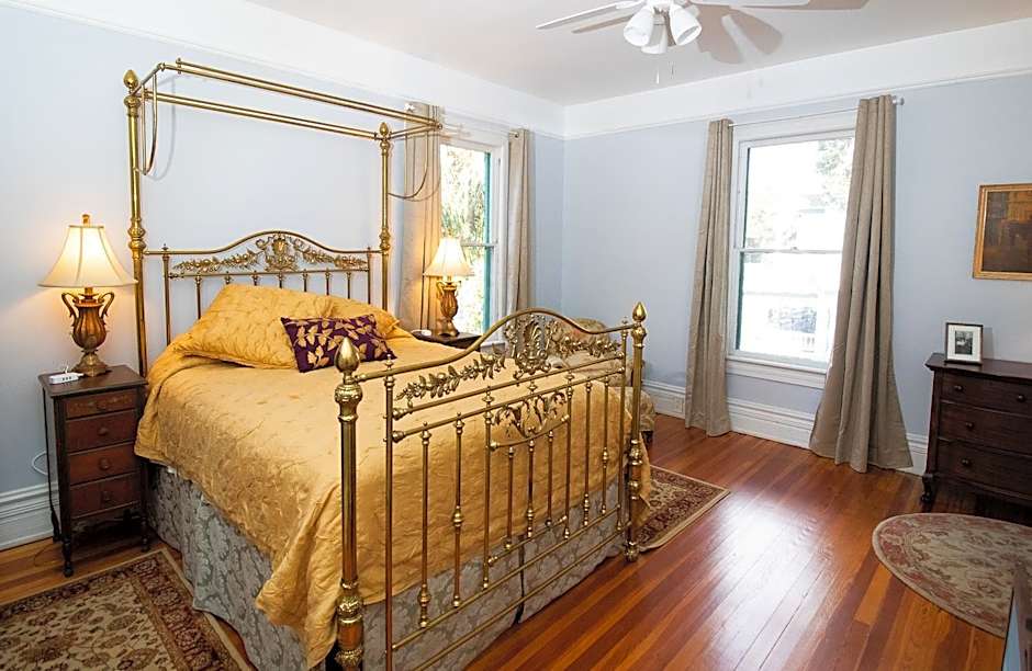 Sweetwater Branch Inn Bed And Breakfast
