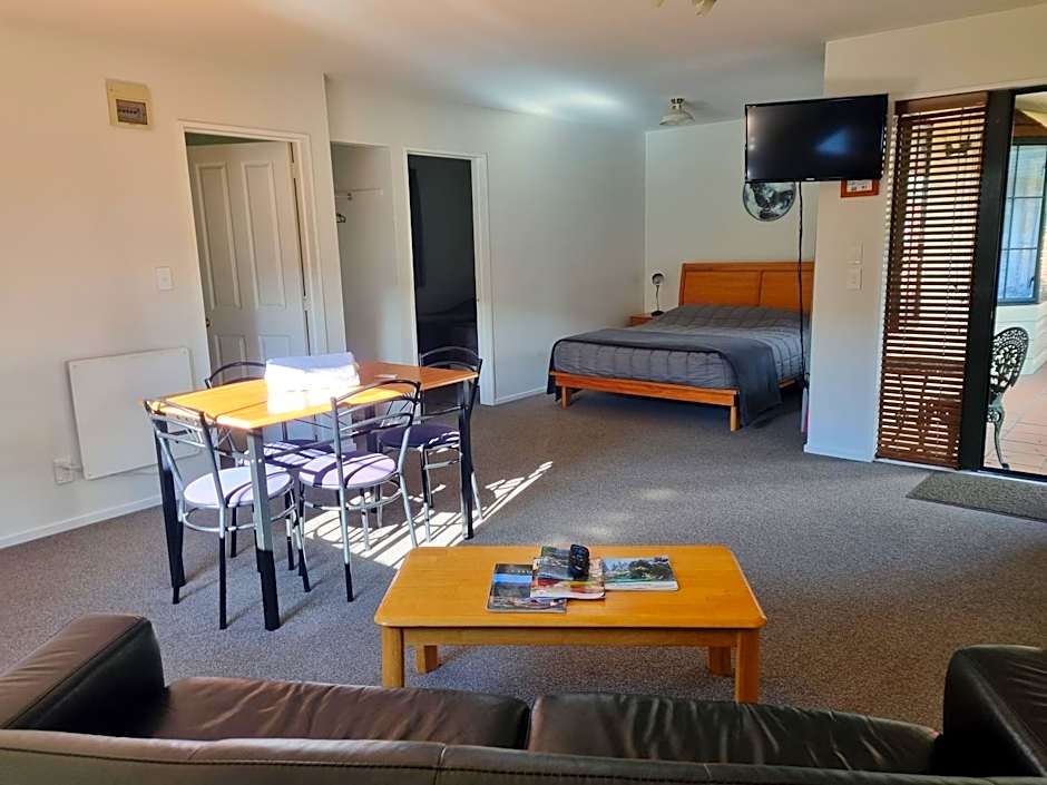 Glenalvon Lodge Motel