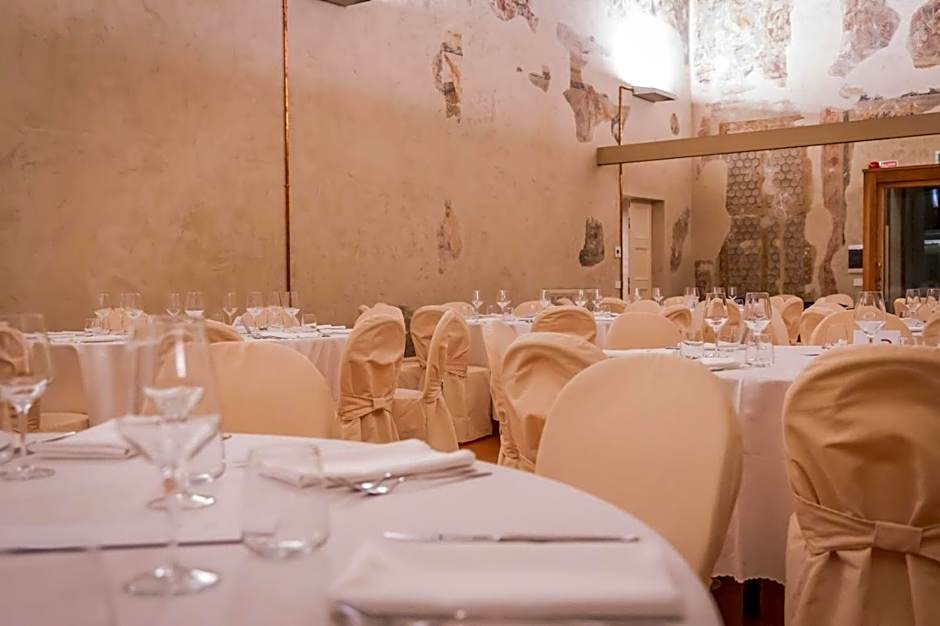 Cà Uberti Palace Hotel, MantegnaHotels