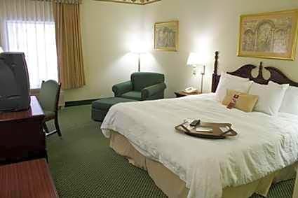 Hampton Inn Bloomington West