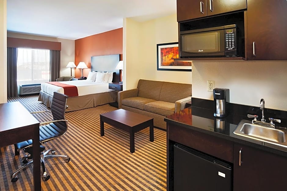 Holiday Inn Express Hotel & Suites Charlotte Southeast - Matthew