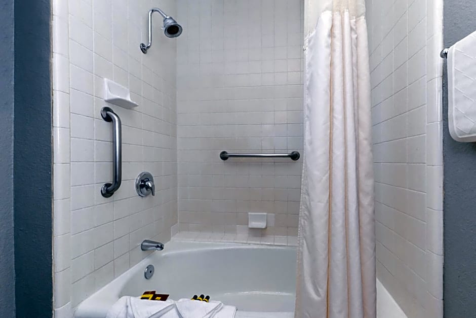 Best Western Plus Black Oak