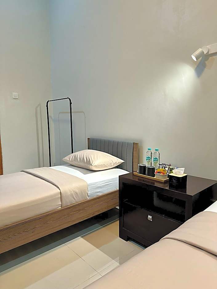 Cendhani Raras Gallery