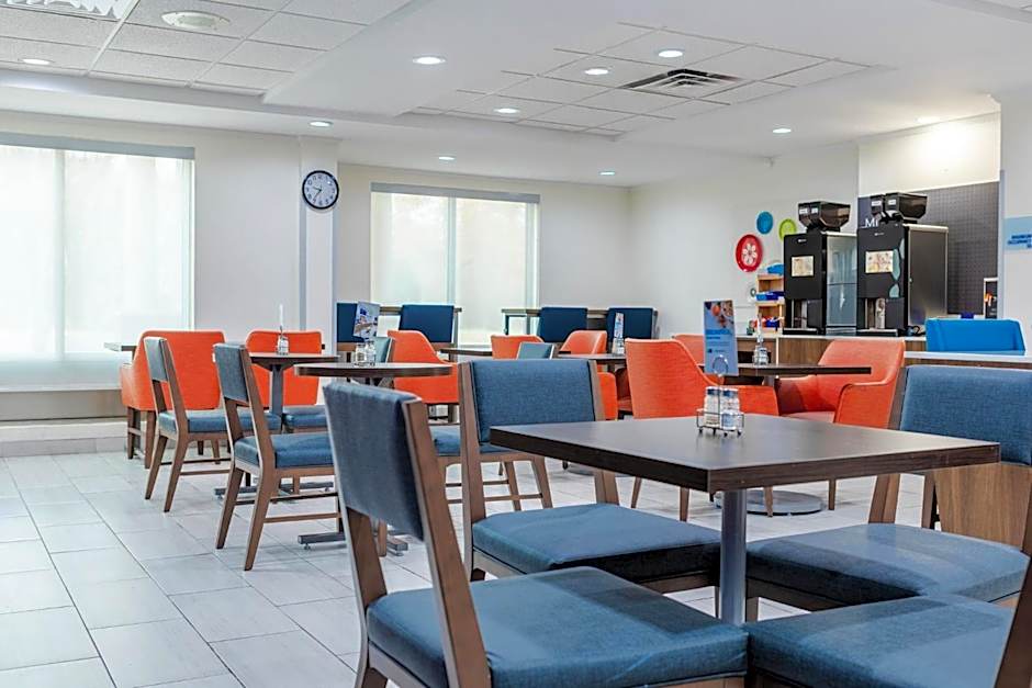 Holiday Inn Express Hotel & Suites Memphis/Germantown By IHG