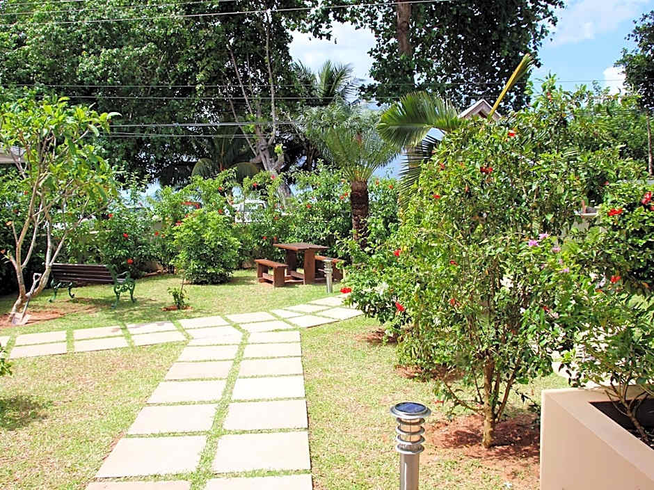 Pirogue Lodge