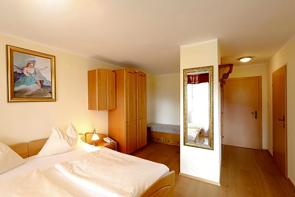 Hotel Garni Dorferwirt am Irrsee