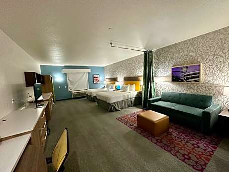 Queen Studio with Two Queen Beds - Mobility and Hearing Access/Non-Smoking