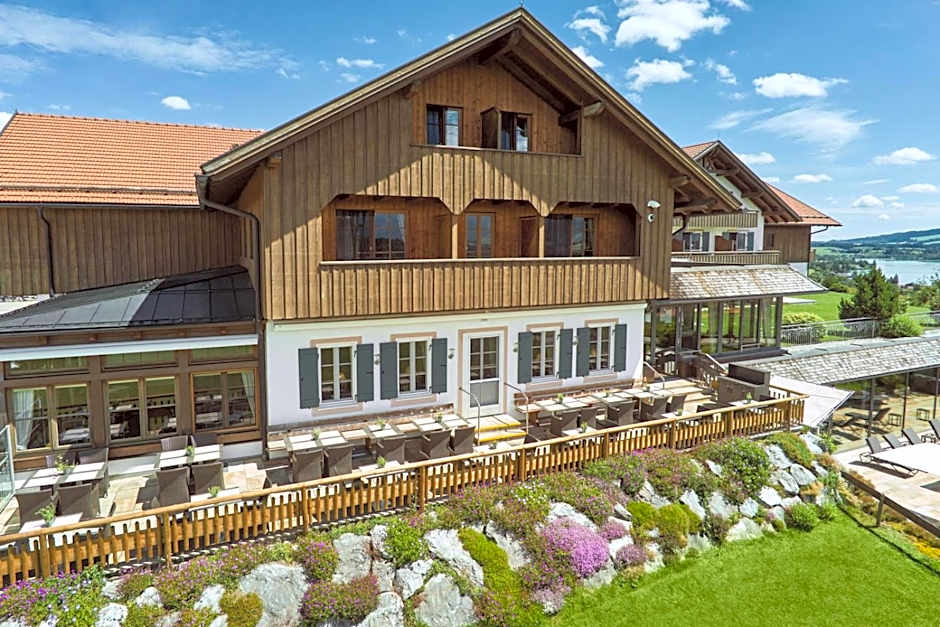 Hotel Auf der Gsteig GmbH