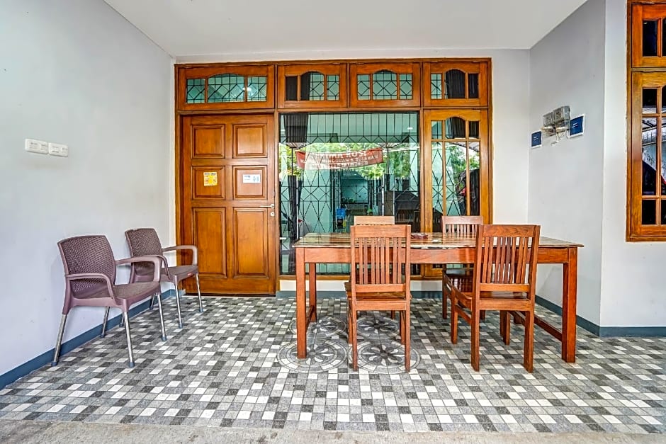 Hotel O Parang Kusumo Residence