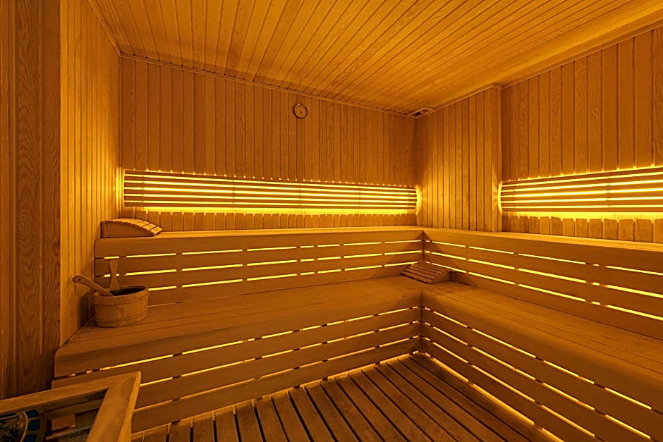 Gleam Collection Hotel