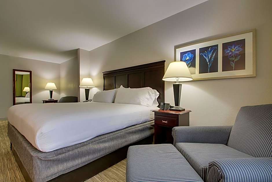 Holiday Inn Express Hotel & Suites Middleboro Raynham By IHG