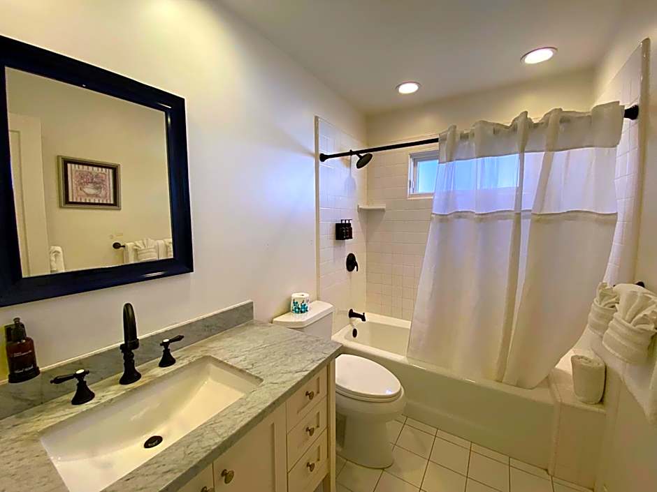 Carmel Green Lantern Inn