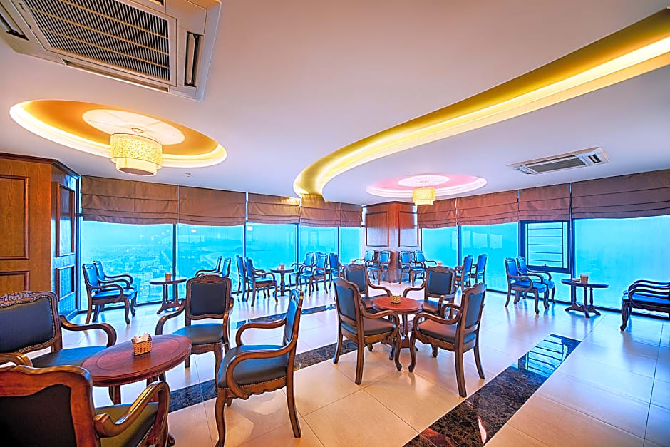 Muong Thanh Grand Cua Lo Hotel